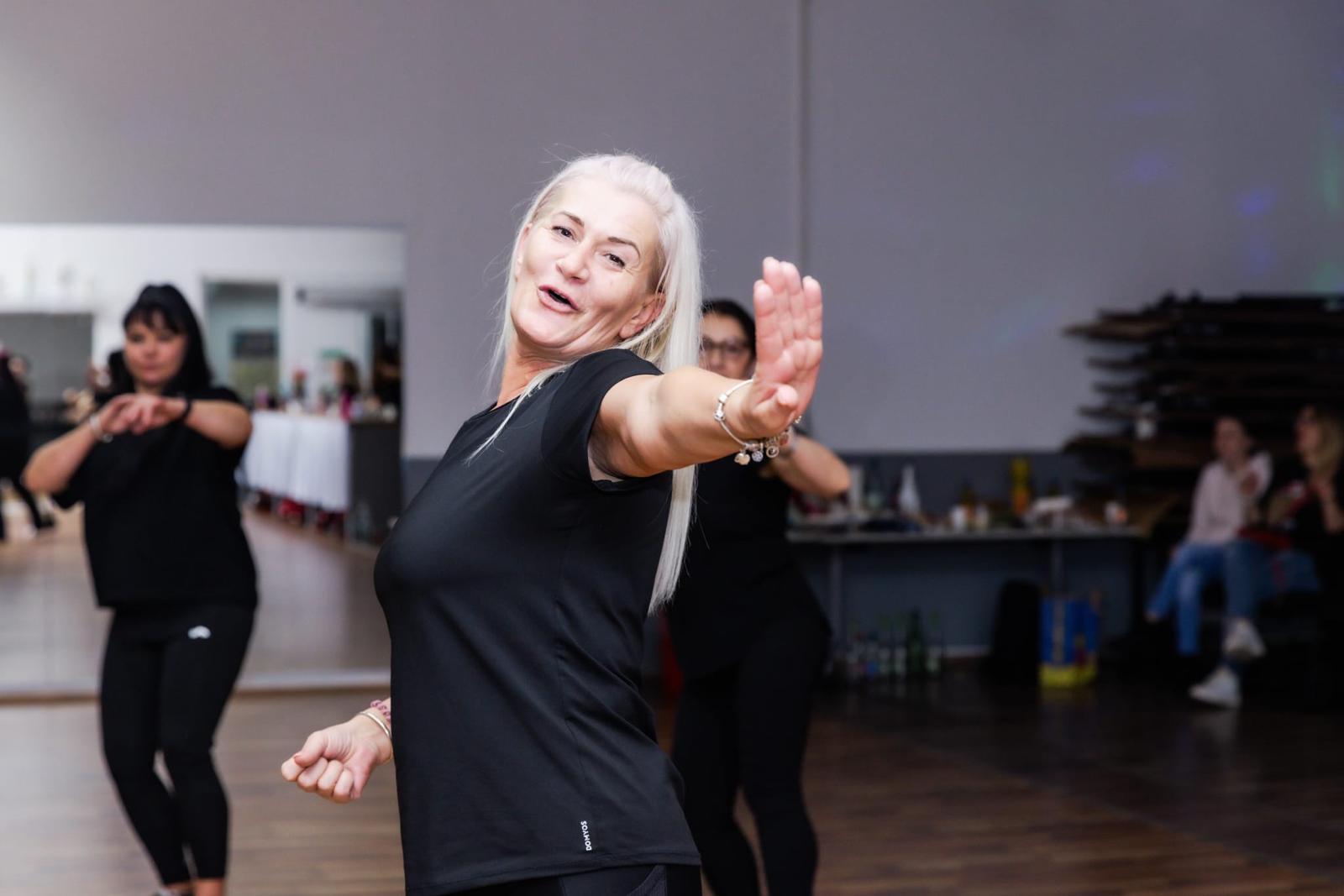 Tanz-Fitness in Aktion