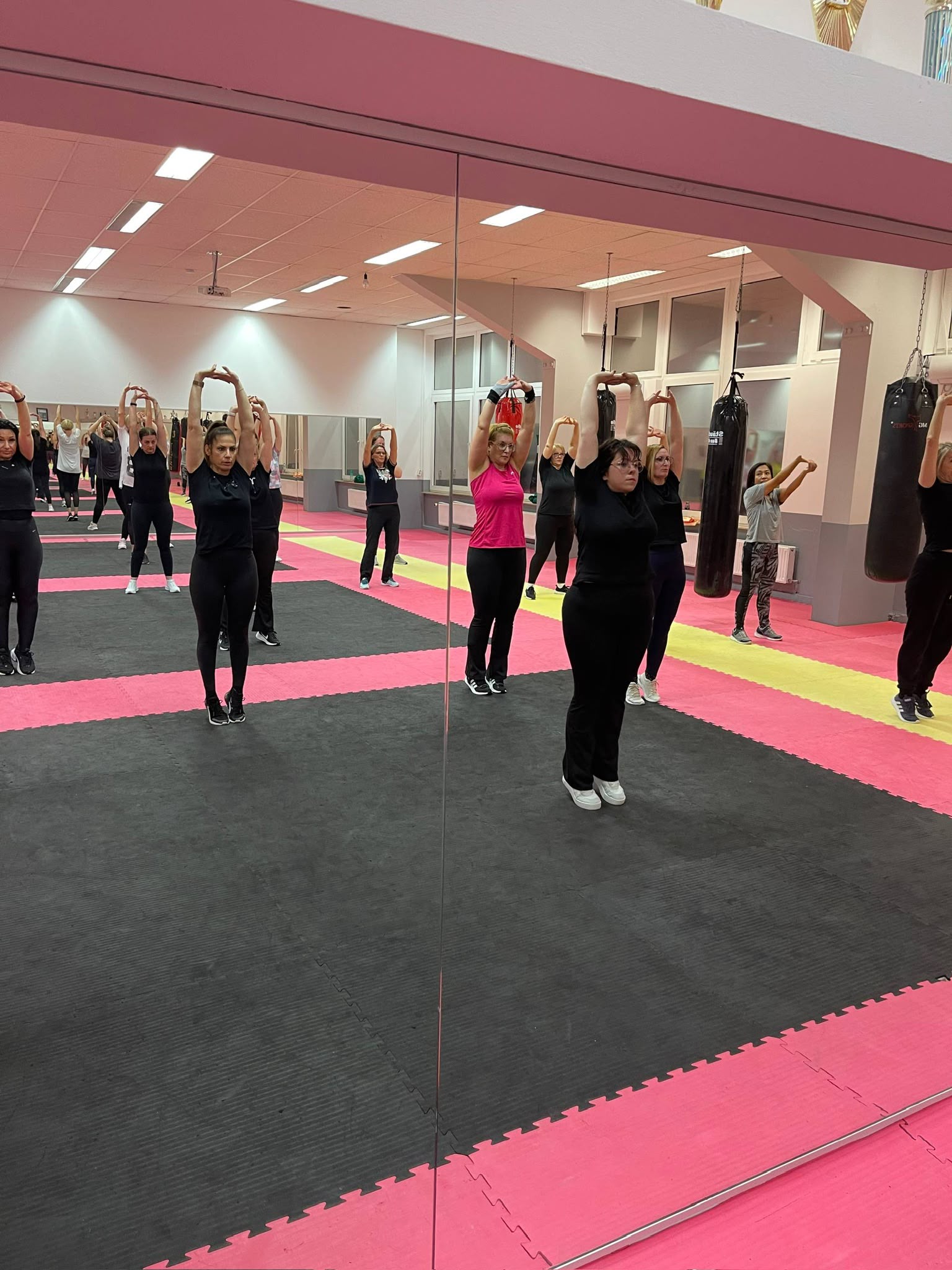 Tänzerin beim Glow Motion Training