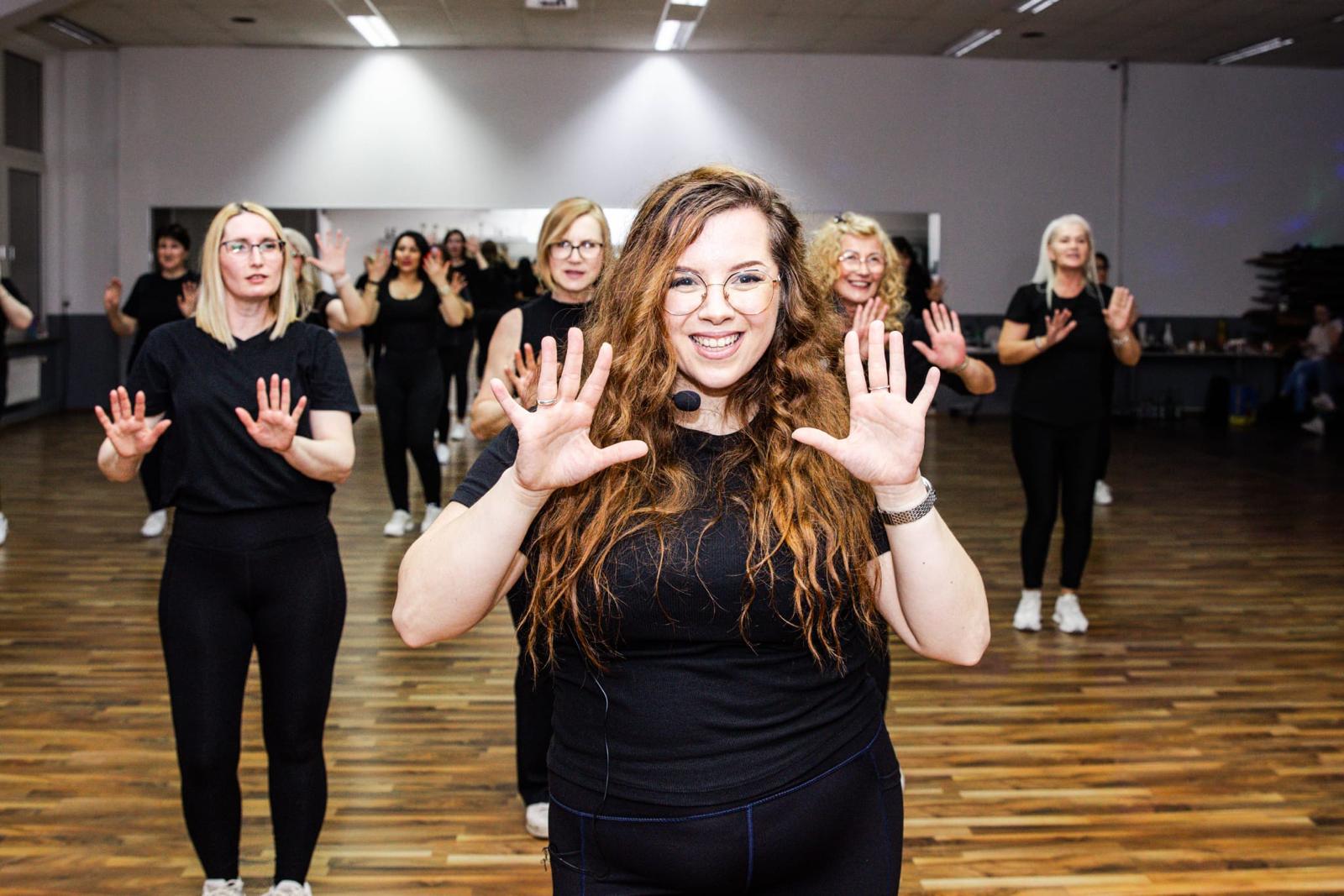 Glow Motion Step Training